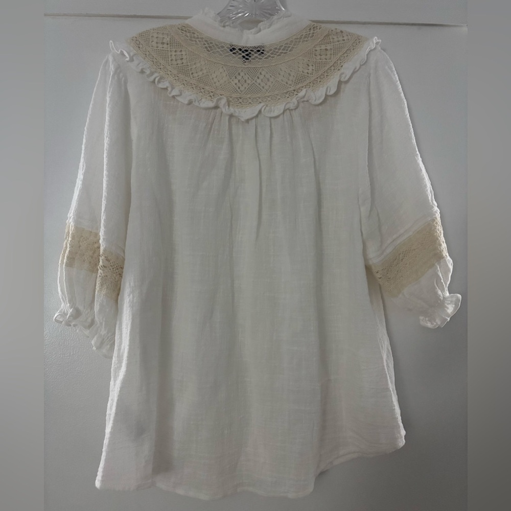 Like NEW Democracy White and Cream Lace Blouse Size Large - Picture 7 of 9